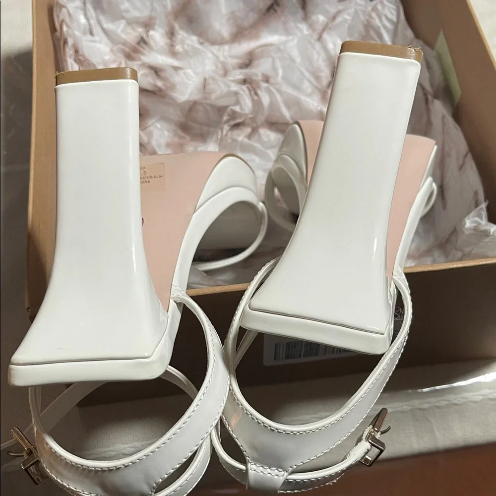 Jessica Simpson White Platform Heels - Picture 9 of 9